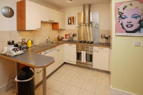 48 Dolphin Quays - kitchen Expedia.jpg