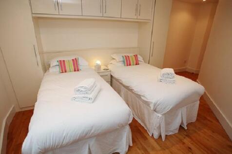48 Dolphin Quays - 2nd bedroom Expedia.jpg