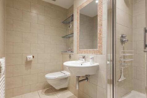 1 Dolphin Quays-4_640_X_480.jpg