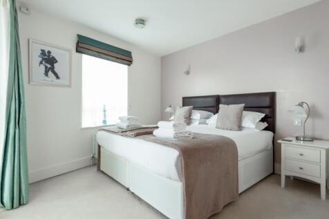 1 Dolphin Quays-5_640_X_480.jpg