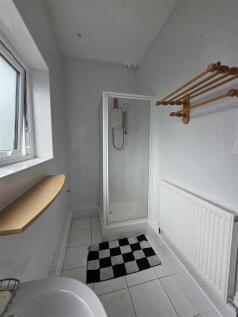 Manor Road&#61; Shower .jpg