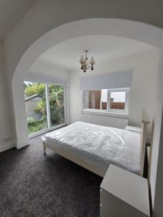 Manor Road bed5.jpg