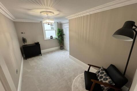 PHOTO-2025-10-28-07-14-04 (2).jpg