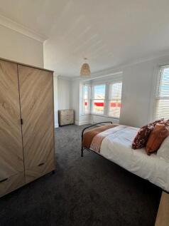 128 west Road room 4. .jpg