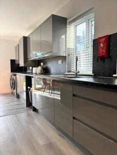 128 West Road Kit 2 .jpg