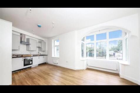 F1 66 Wellington Lounge Kitchen.jpeg