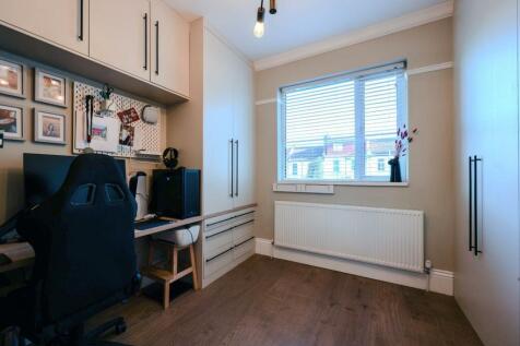 144 silverdale office.jpeg