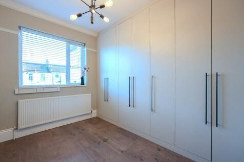 144 silverdale bed3.jpeg