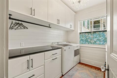 Laundry &amp; Pantry