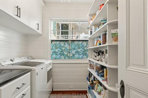Laundry &amp; Pantry