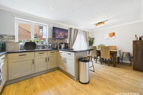 CAM03792G0-PR0343-STILL002 (1).jpg