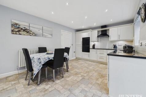 CAM03792G0-PR0350-STILL004 (1).jpg