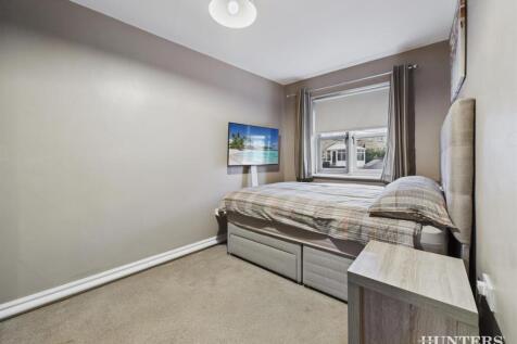 CAM03792G0-PR0350-STILL008 (1).jpg