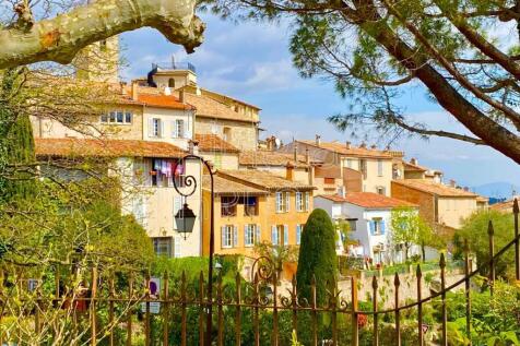 town,romantic,provence,charming,mougins,artistic,f