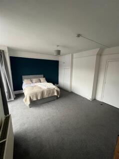 Room 4 - 165 Wilton.jpg