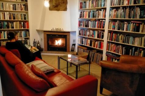 Cosy library with 3,