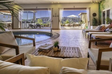 Heated 12×6 m pool w