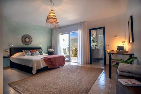 Private suite lounge