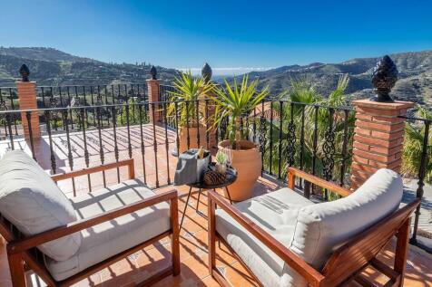 Private suite lounge