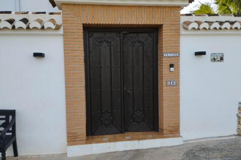 Traditional wooden e