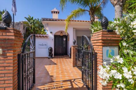 Main entrance terrac