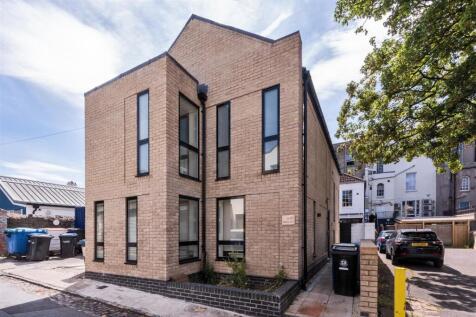 85 Hampton Lane-1.jpg