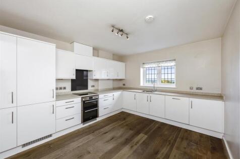 Marine Drive 105, Newick Place H3-009.jpg