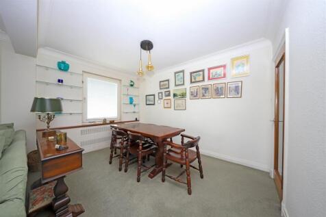 nicholas james dining._.jpg