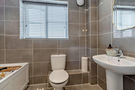 8662282-interior1...