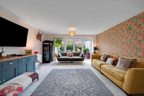 73 Ribbans Park R...