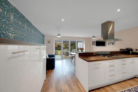 73 Ribbans Park R...