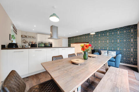 73 Ribbans Park R...