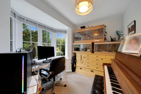 73 Ribbans Park R...