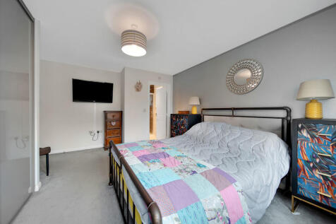 73 Ribbans Park R...