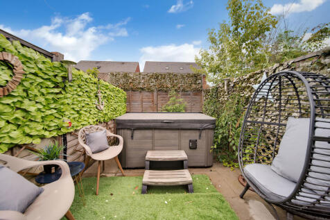 73 Ribbans Park R...