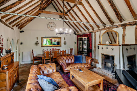 8598428-interior1...