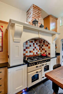 8598428-interior1...