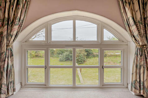 8642411-interior2...