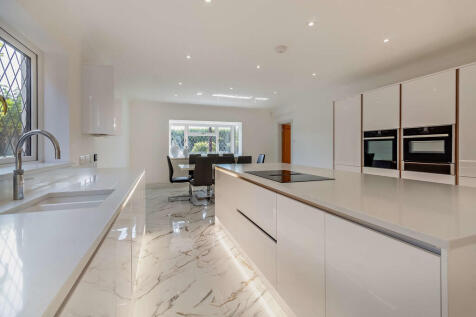 8664256-interior2...