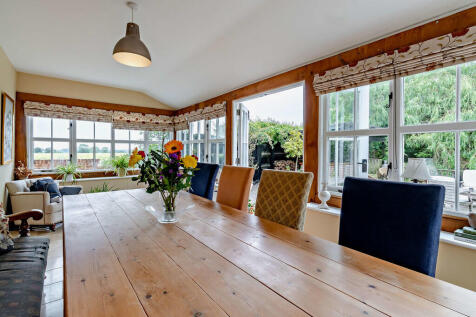 8648440-interior1...