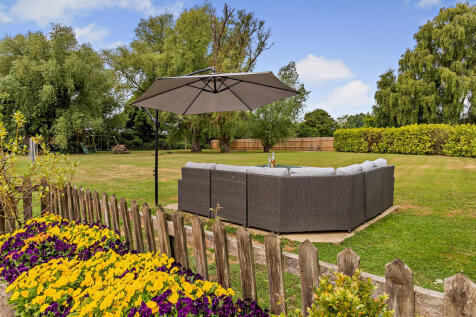 8648440-exterior0...