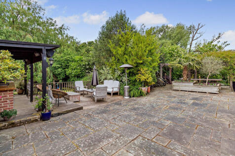 8648440-exterior0...