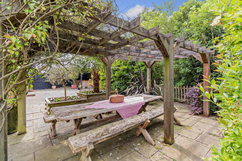 8648440-exterior0...