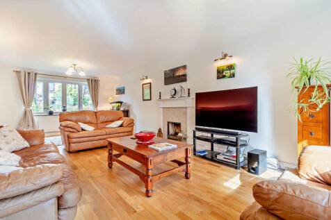 8567748-interior1...