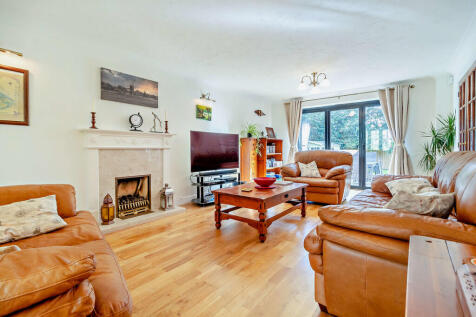 8567748-interior1...