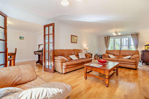 8567748-interior1...