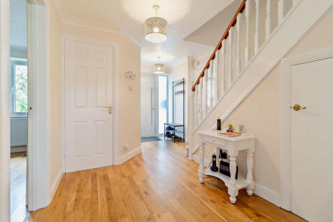 8567748-interior2...