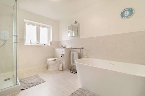 8567748-interior1...