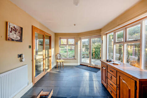 8638610-interior0...