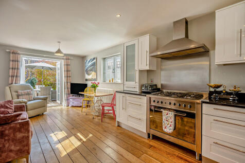 8643242-interior1...